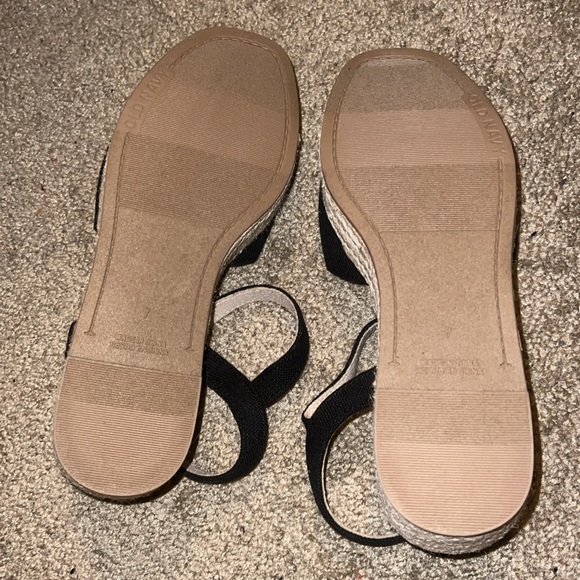 Black espadrilles never worn out! Runs big but comfortable - Picture 3 of 8